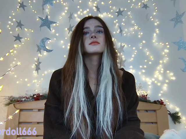 BrokenDoll666's BongaCams show and profile