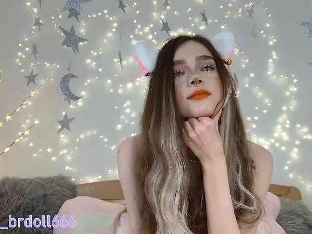 BrokenDoll666 webcam