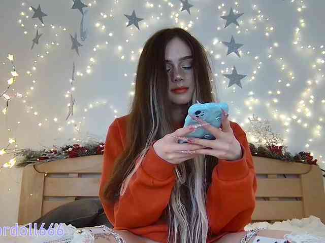 BrokenDoll666 webcam