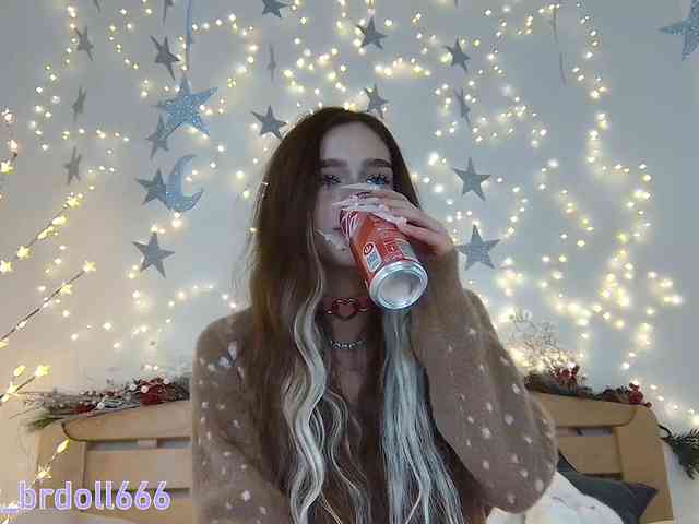 BrokenDoll666 webcam