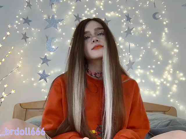 BrokenDoll666 webcam