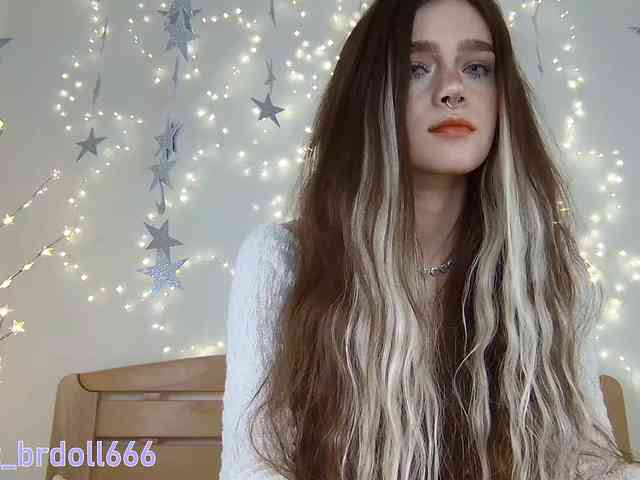 BrokenDoll666 webcam