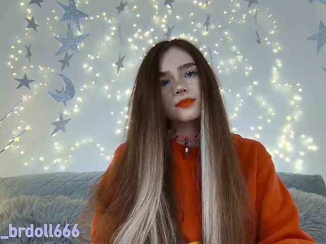 BrokenDoll666 webcam
