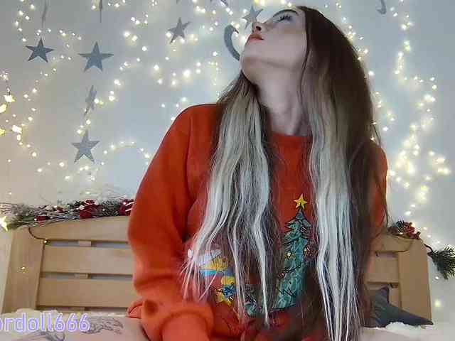 BrokenDoll666 webcam