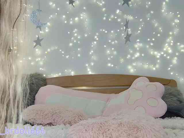 BrokenDoll666 webcam