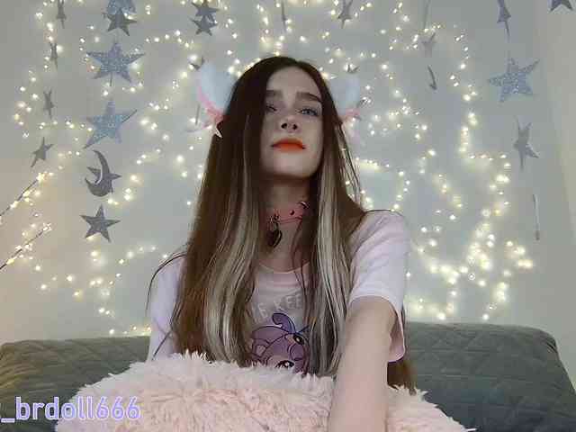 BrokenDoll666 webcam