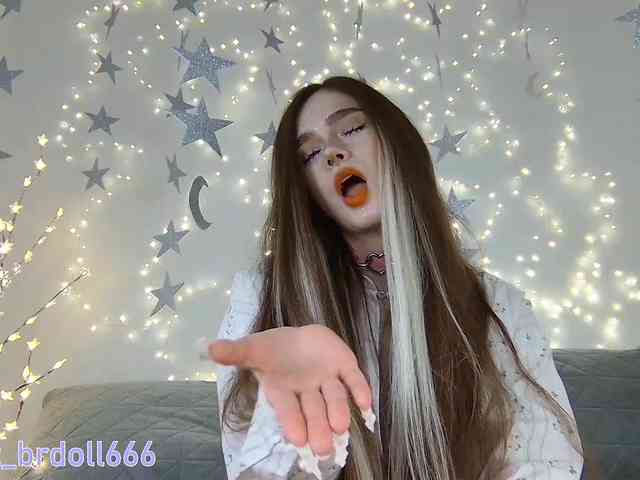 BrokenDoll666 webcam