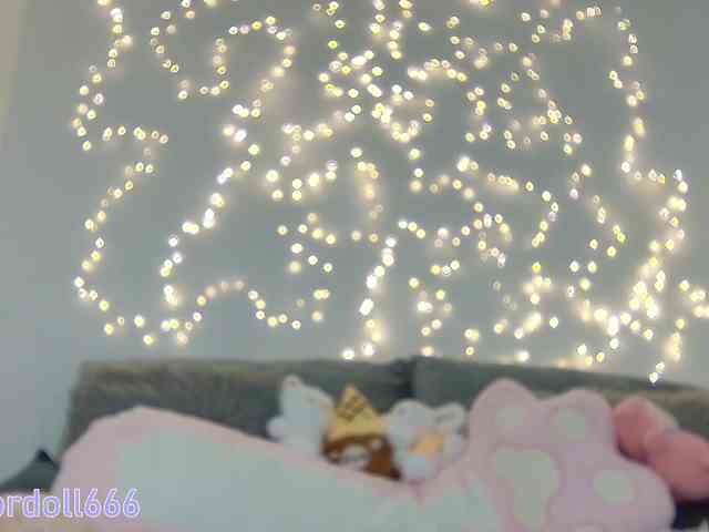 BrokenDoll666 webcam
