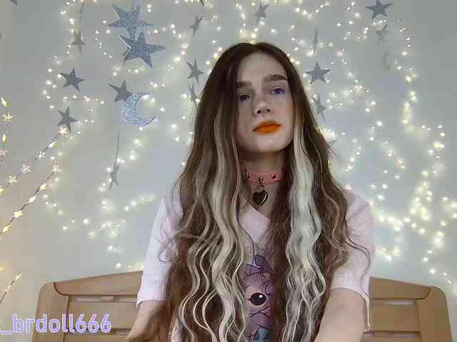 BrokenDoll666 webcam