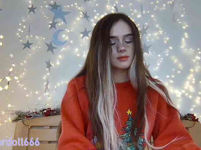 BrokenDoll666 webcam