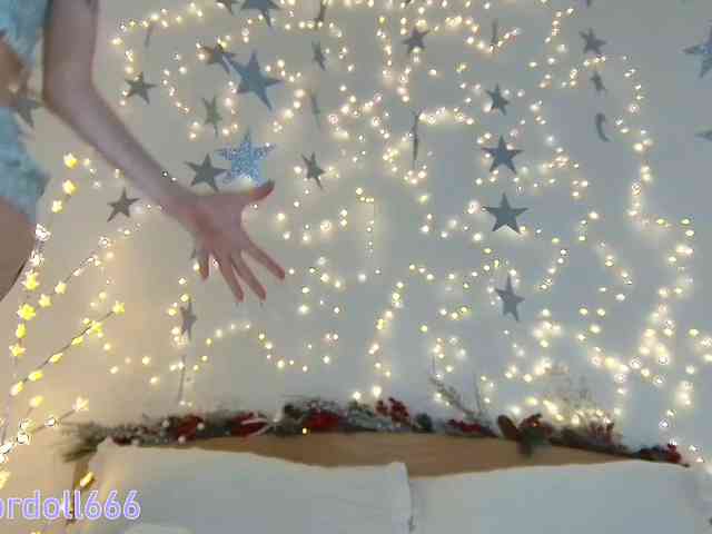 BrokenDoll666 webcam