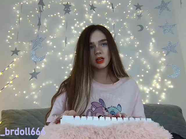 BrokenDoll666 webcam