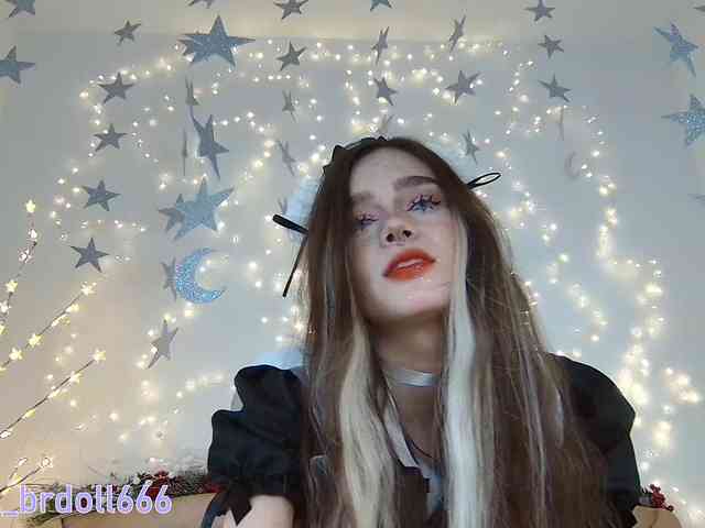 BrokenDoll666 webcam