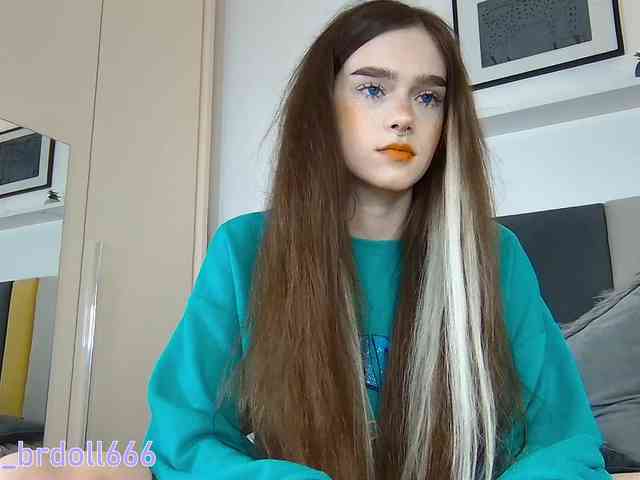 BrokenDoll666 Live Webcam on BongaCams