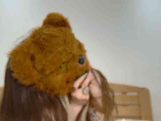BrokenDoll666 webcam