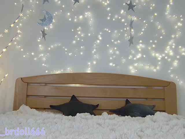 BrokenDoll666 webcam