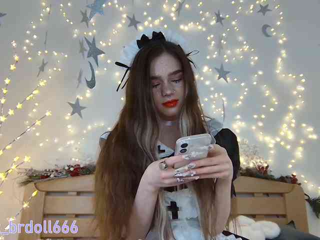 BrokenDoll666 webcam
