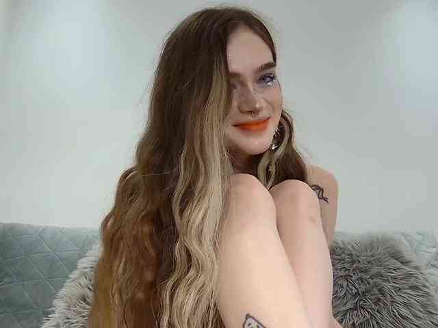 BrokenDoll666 webcam