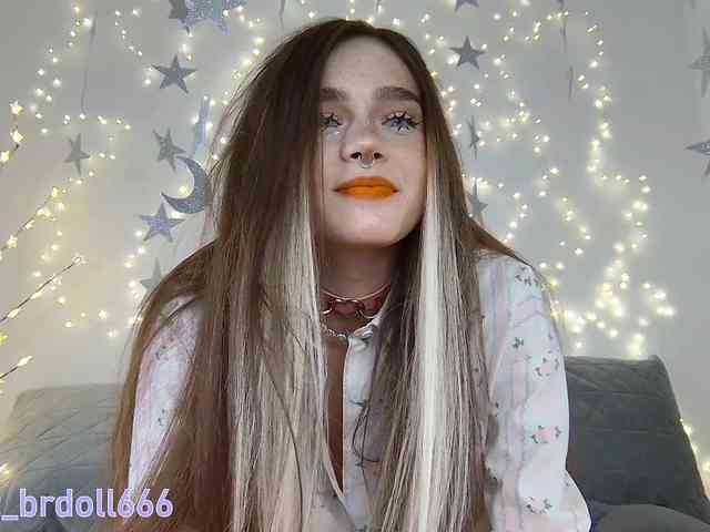 BrokenDoll666 webcam