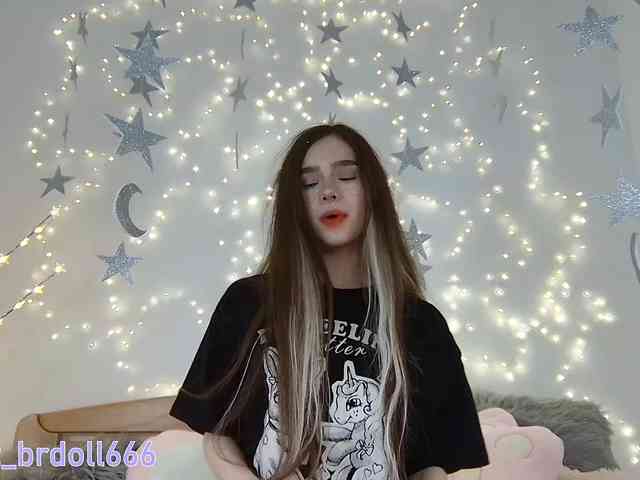 BrokenDoll666 webcam
