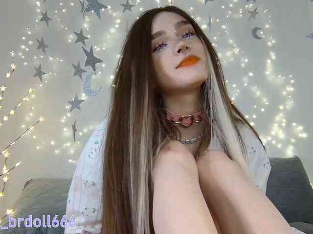 BrokenDoll666 webcam