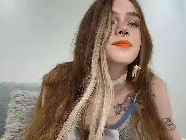 BrokenDoll666 webcam