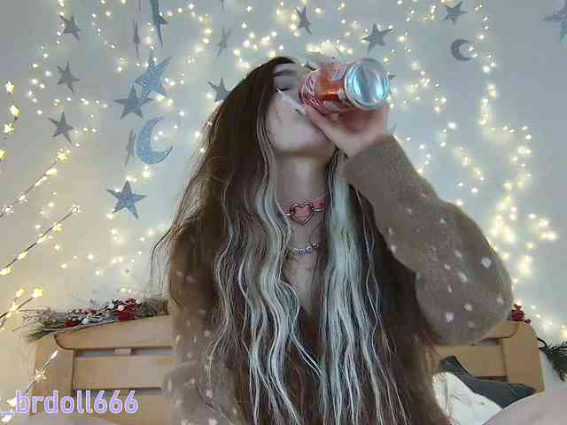 live porno chat BrokenDoll666