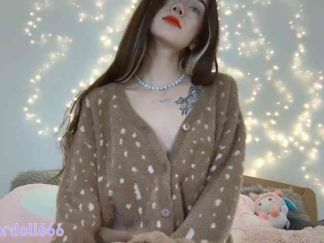 BrokenDoll666 webcam
