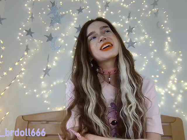 BrokenDoll666 webcam