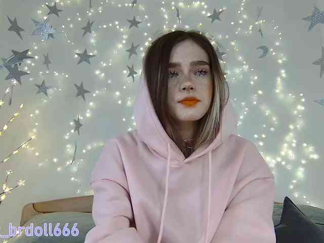 BrokenDoll666 webcam
