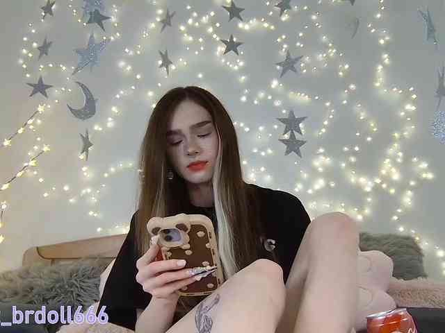 BrokenDoll666 webcam
