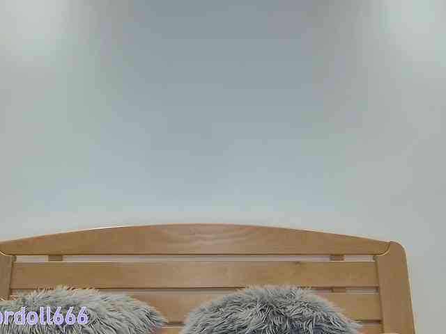 BrokenDoll666 webcam