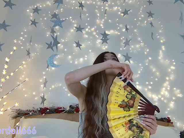 BrokenDoll666 webcam