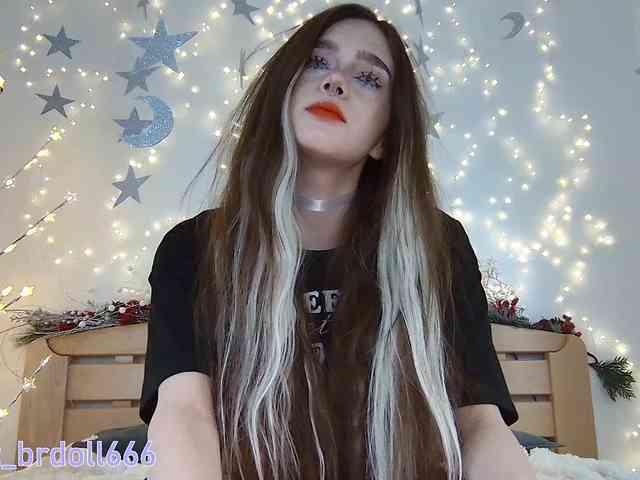 BrokenDoll666 webcam