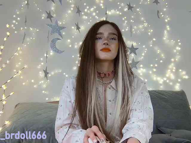 BrokenDoll666 webcam