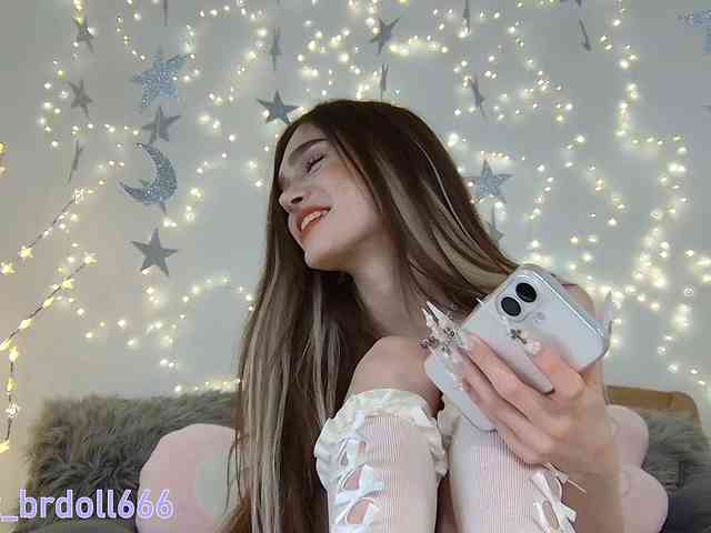 BrokenDoll666 webcam