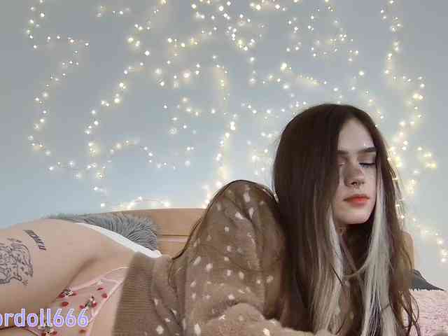 BrokenDoll666 Live Webcam on BongaCams