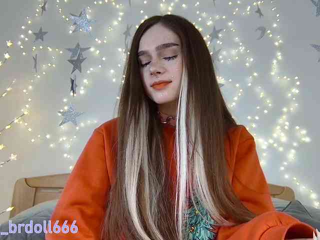 BrokenDoll666 webcam