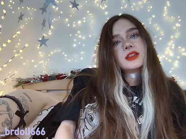 BrokenDoll666 webcam