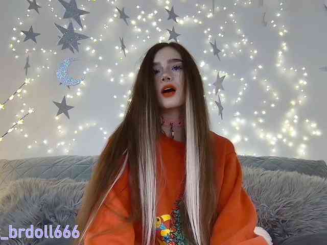 BrokenDoll666 webcam