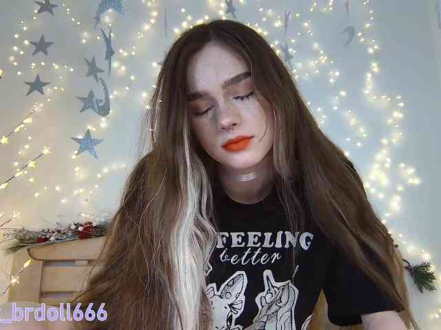 BrokenDoll666 webcam