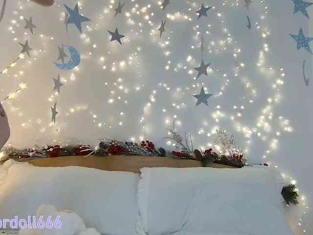 BrokenDoll666 webcam