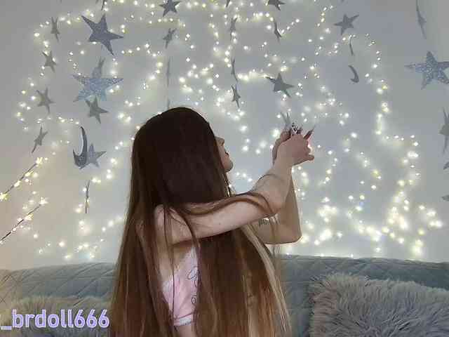 BrokenDoll666 webcam