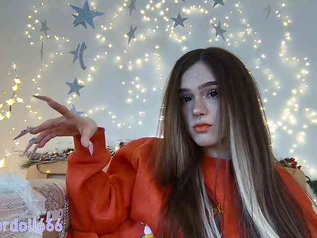 BrokenDoll666 webcam