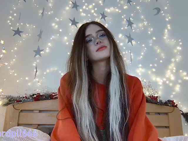 BrokenDoll666 webcam