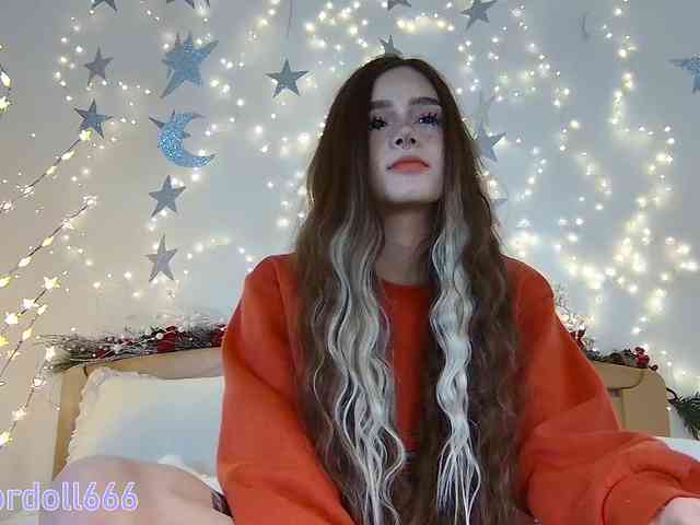 BrokenDoll666 webcam