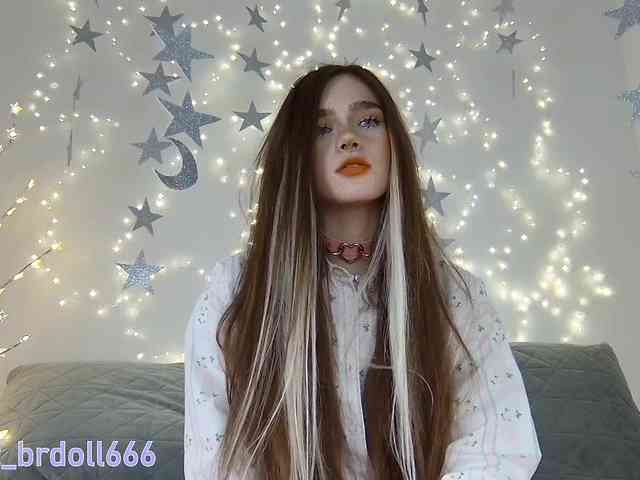 BrokenDoll666 webcam