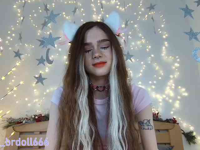 BrokenDoll666 webcam