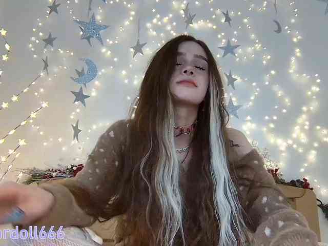 BrokenDoll666 webcam