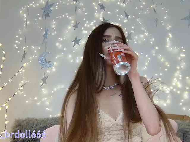BrokenDoll666 webcam
